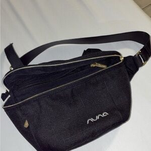 Nuna sling bag